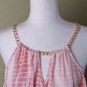 Gold Chainlink Neckline Top.